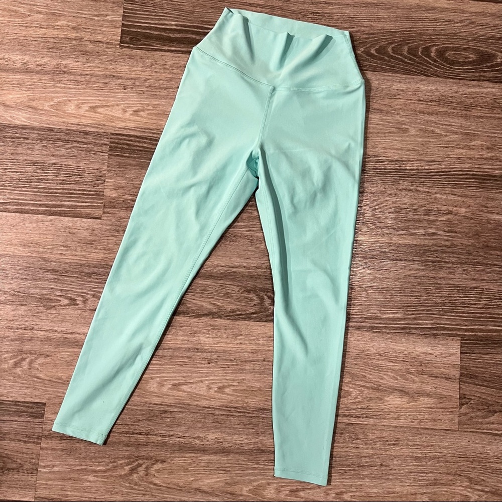 P’Tula Desa’Ree Performance Leggings